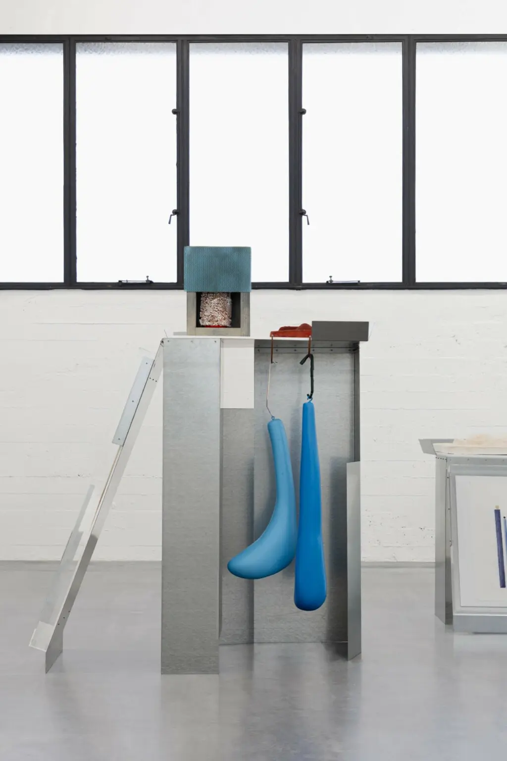 Sculpture de Nairy Baghramian